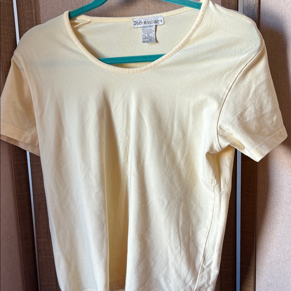 Dressbarn Women's Light Yellow Short Sleeve Tee medium